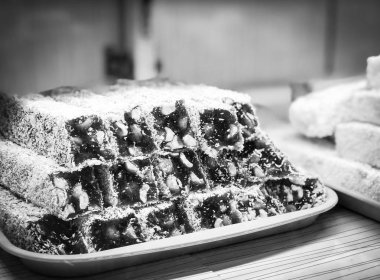 Fıstıklı, şam fıstıklı, tohumlu ve kurutulmuş meyveli Türkçe lezzetler