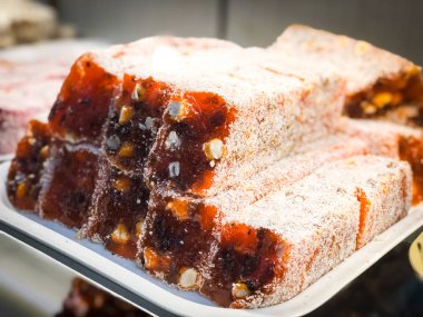 Fıstıklı, şam fıstıklı, tohumlu ve kurutulmuş meyveli Türkçe lezzetler