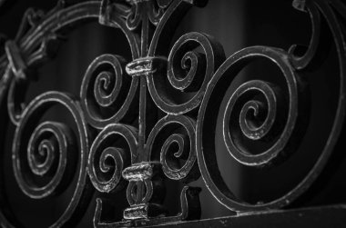 Roma 'nın tarihi sokaklarında antik kapılar kapanıyor.