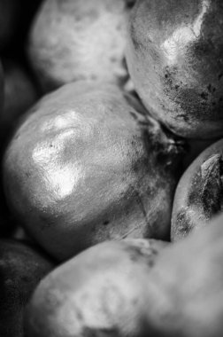 İtalyan pazarında taze meyveler kapanıyor.