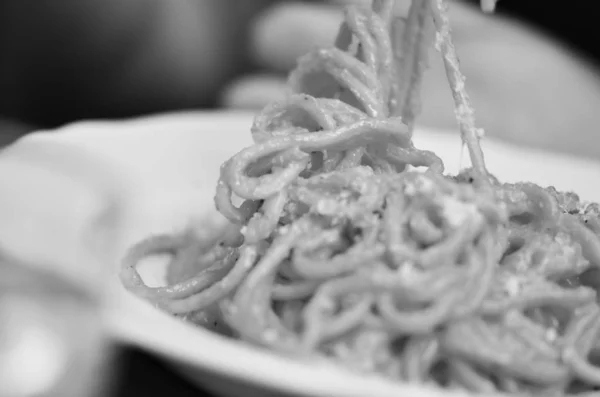 Νόστιμο Ιταλικό Πιάτο Ζυμαρικών Σάλτσα Καρμπονάρα — Φωτογραφία Αρχείου