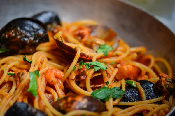 Tasty Italian Pasta Dish Fresh Seafood Vegetables Spaghetti — Stock Photo, Image