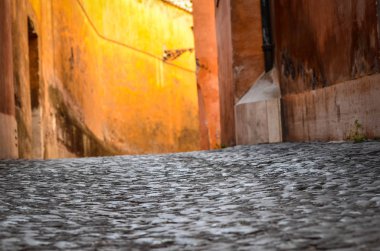 Roma 'nın tarihi sokaklarına yakından bakın.