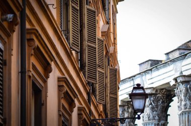 Roma 'nın tarihi sokaklarına yakından bakın.