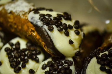 Lezzetli İtalyan pastası ve mini kekler