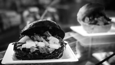 özel ev yapımı balık ve deniz ürünleri burgeri