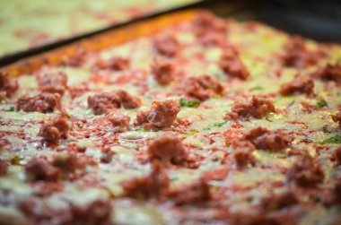 Lezzetli İtalyan pizzası. Taze malzemelerle yakın plan.