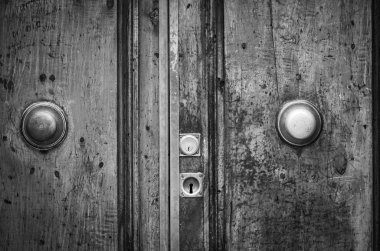 Firenze 'nin tarihi sokaklarında eski kapılar kapanıyor.