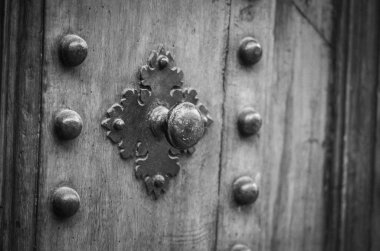 Firenze 'nin tarihi sokaklarında eski kapılar kapanıyor.