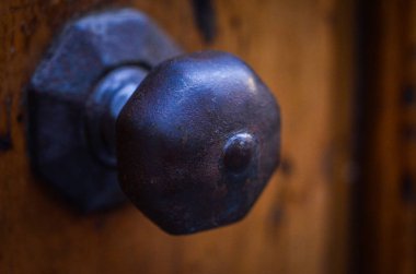 Firenze 'nin tarihi sokaklarında eski kapılar kapanıyor.