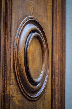 Firenze 'nin tarihi sokaklarında eski kapılar kapanıyor.