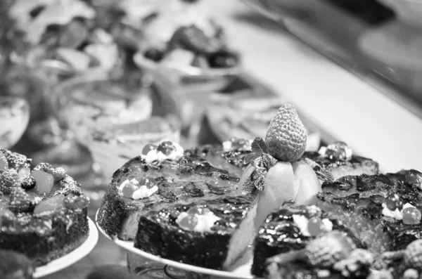 Savoureux Mini Gâteaux Avec Des Ingrédients Frais Fruits — Photo