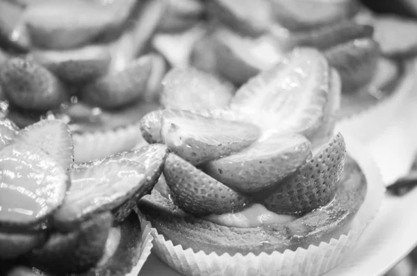 Вкусные Мини Торты Свежими Ингредиентами Фруктами — стоковое фото