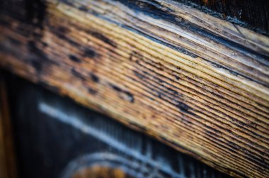 Eski kapılar Trieste 'nin tarihi sokaklarının manzarasını kapatır.