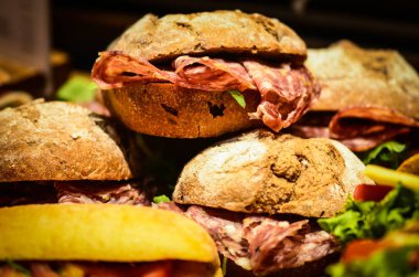 Lezzetli taze İtalyan panini & başlangıçları