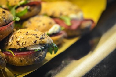 Lezzetli taze İtalyan panini & başlangıçları