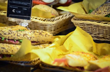 Lezzetli taze İtalyan panini & başlangıçları