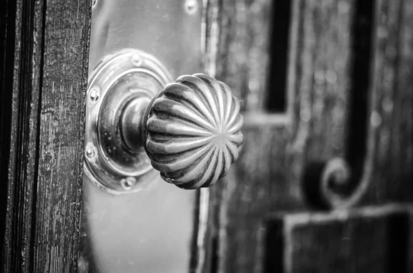 Portas Antigas Fechar Vista Dentro Das Ruas Históricas Trieste — Fotografia de Stock