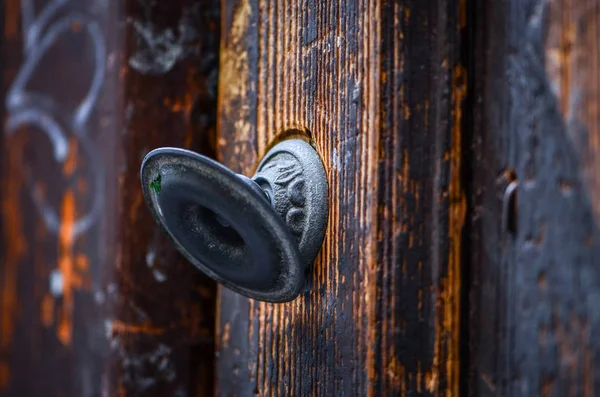 Старинные Двери Закрывают Вид Исторические Улицы Триеста — стоковое фото