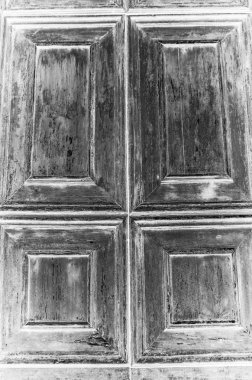 Tarihi Venedik sokaklarında antik kapılar kapanıyor.