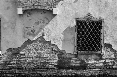 Venedik caddelerini kapatın. 