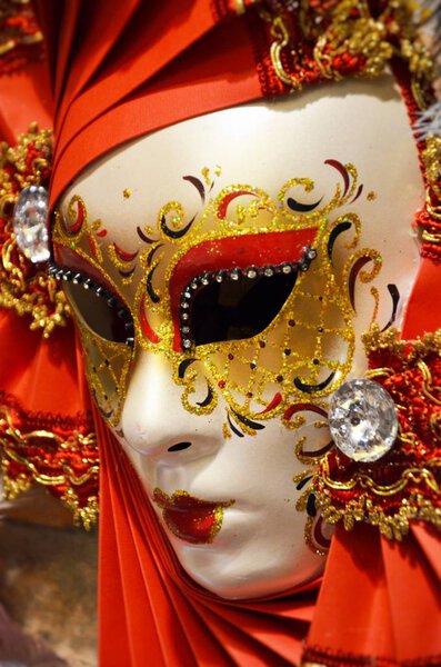 вид на венецианскую маску вблизи - карнавальный костюм
