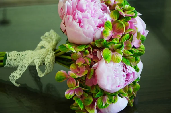 Gorgeous Pastel Peony Green Hortense Bouquet — Stock Photo, Image