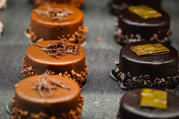 Zelfgemaakte Mini Cakes Snoepjes Met Vers Fruit — Stockfoto