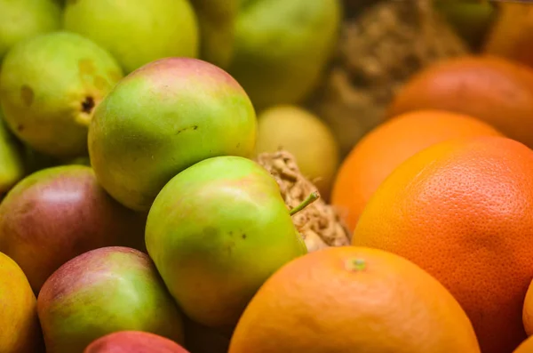 Čerstvé Ovoce Pomeranče Jablka Ananas — Stock fotografie