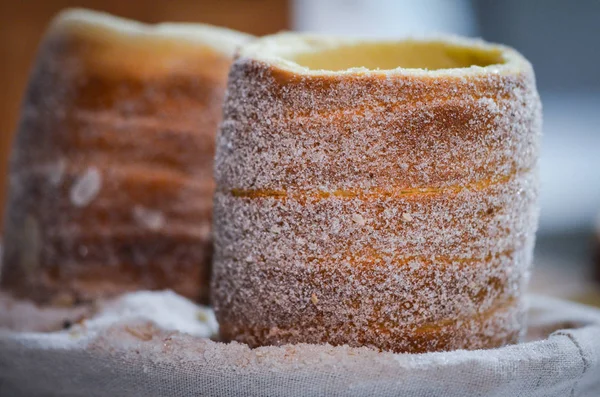 Geleneksel Czech Spesiyaliteleri Czech Lezzeti Fındıklı Hamur Silindiri Şeker Tarçın — Stok fotoğraf