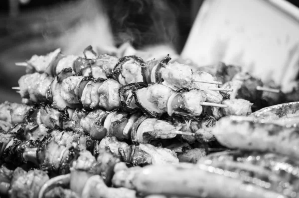 Mélangez Des Brochettes Avec Viande Fraîche Des Légumes Nourriture Traditionnelle — Photo