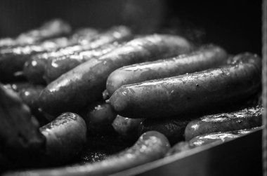 Çek spesiyaliteleri - Noel pazarında lezzetli sosisler