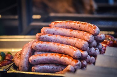 Çek spesiyaliteleri - Noel pazarında lezzetli sosisler