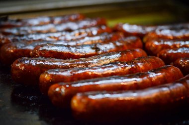 Çek spesiyaliteleri - Noel pazarında lezzetli sosisler