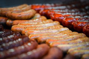 Çek spesiyaliteleri - Noel pazarında lezzetli sosisler
