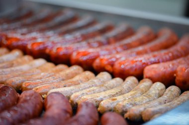 Çek spesiyaliteleri - Noel pazarında lezzetli sosisler