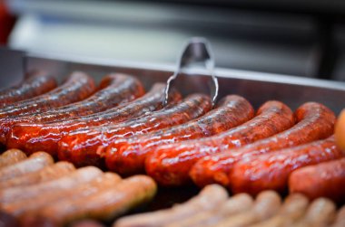 Çek spesiyaliteleri - Noel pazarında lezzetli sosisler