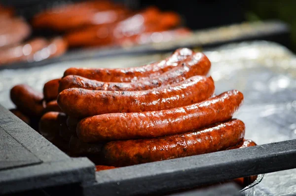 Çek spesiyaliteleri - Noel pazarında lezzetli sosisler