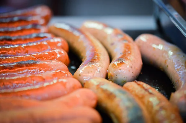 Çek spesiyaliteleri - Noel pazarında lezzetli sosisler