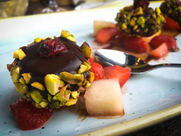 Belgium Chocolate Pralines Fresh Fruits — ストック写真