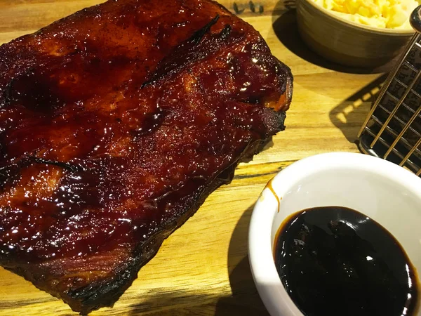 Costillas Ahumadas Parrilla Con Salsa Barbacoa — Foto de Stock