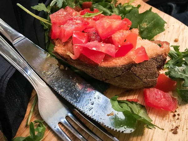 Leckere Italienische Klassische Tomaten Bruschetta Mit Frischen Zutaten — Stockfoto