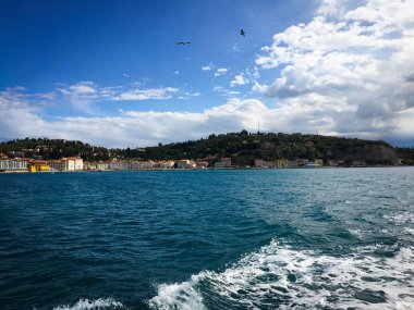 Sloven deniz kenarının panoramik görüntüsü