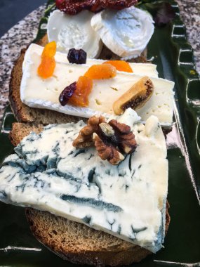 Lezzetli peynir seçiciler kapanır