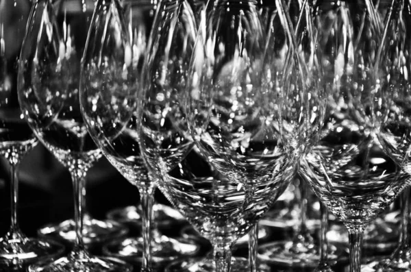 boş şarap kadehleri yakın görünüm 