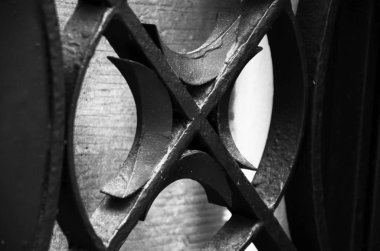 Prag 'ın tarihi sokaklarında antik kapılar kapanıyor.