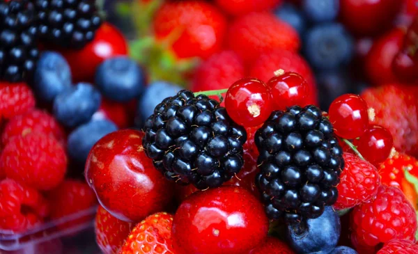 Taze meyveler, yakından bakın.