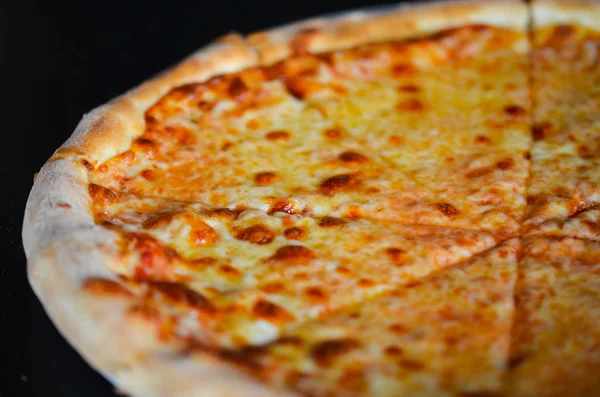 Ízletes Olasz Pizza Közelről Friss Összetevőkkel — Stock Fotó