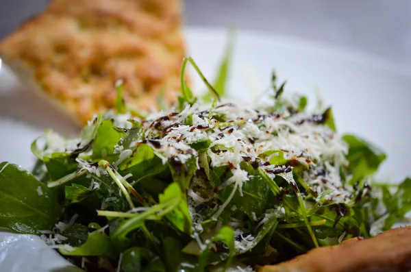 Lezzetli Salata Taze Malzemeler — Stok fotoğraf