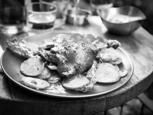 Delicious Roasted Duck Leg French Potatoes Dish — Stock Photo, Image